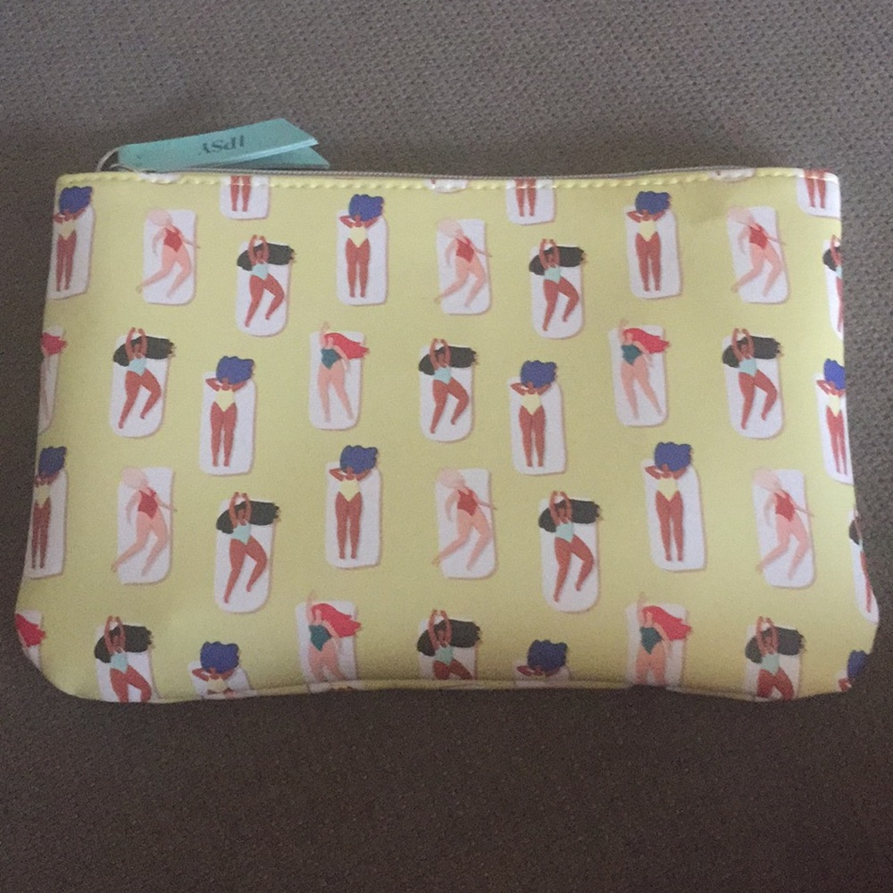 Random mystery makeup/skincare items min $20 VALUE